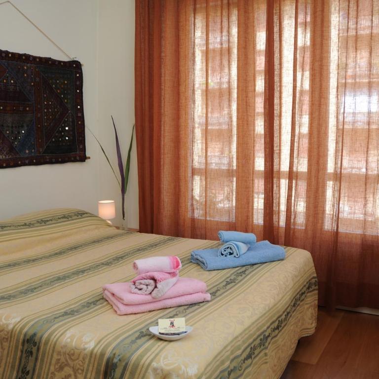 ZEUS Rooms Superior - Double or Twin Room with Shared Bathroom - 3