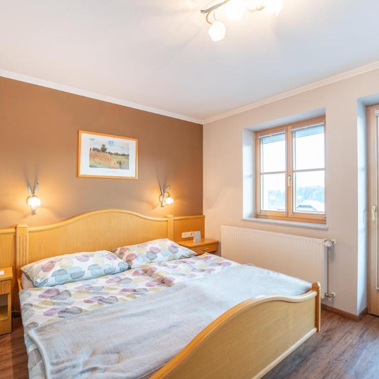Haus Holzer - Apartment mit 2 Schlafzimmern und Balkon - 9
