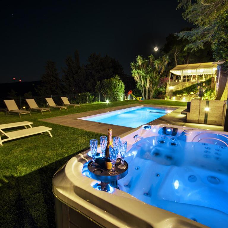 Villa Tommaso Maruggi, Sicilia, con Jacuzzi e piscina privata - Four-Bedroom Villa with Garden View - 20
