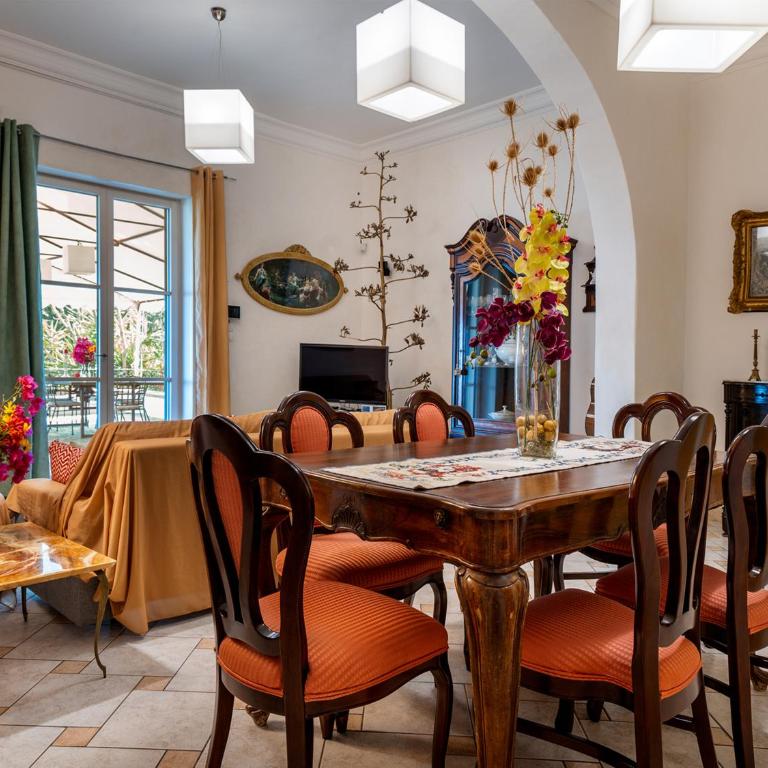 Villa Tommaso Maruggi, Sicilia, con Jacuzzi e piscina privata - Four-Bedroom Villa with Garden View - 45