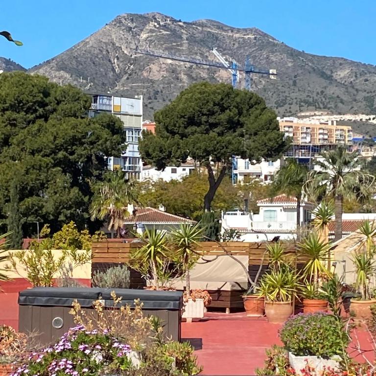 Luxury Rental Benalmadena - 550 m2 Penthouse - Jacuzzi, Golf & Beach - Apartment with Sea View - 43