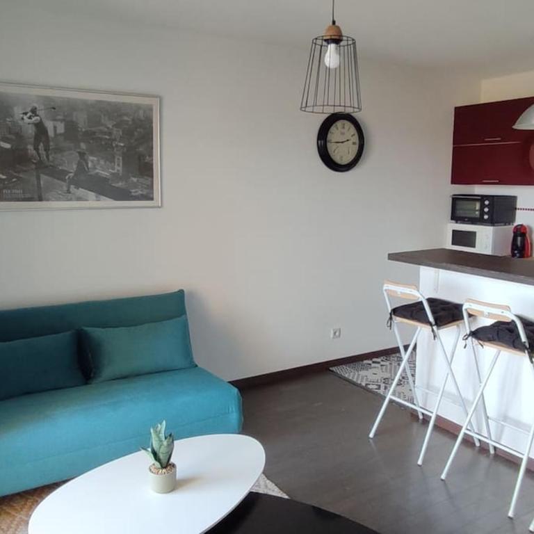 Joli T2 à 10min à pied du village, parking, vue dégagée, résidence au calme - Apartamento de 1 dormitorio - 8