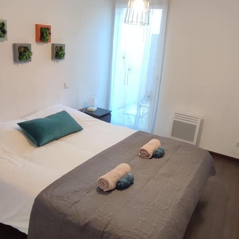 Joli T2 à 10min à pied du village, parking, vue dégagée, résidence au calme - Apartamento de 1 dormitorio - 4