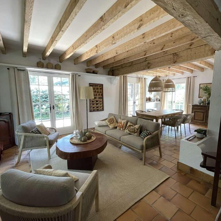 Réf 143 Seignosse Estagnots, Villa" Assouinde" classée 4 étoiles avec Wifi pour 9 personnes au calme à proximité de la plage - Five-Bedroom House - 9