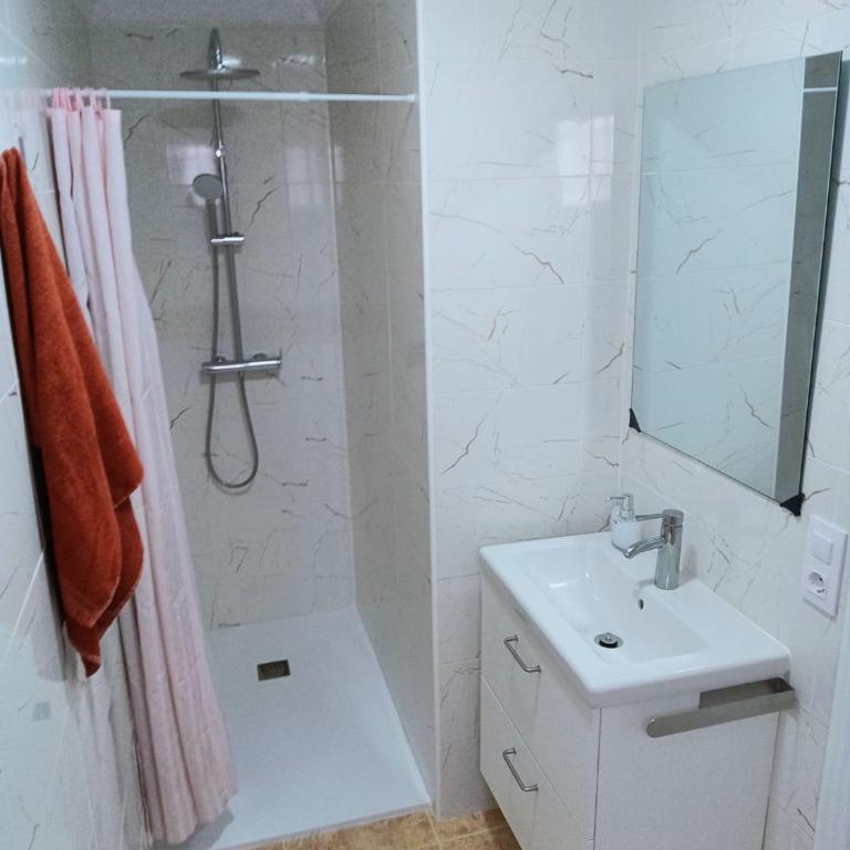 Casa recien reformada a dos calles del mar - Casa de 3 dormitorios - 10