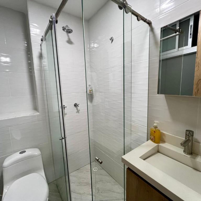Apto cerca Malecón, Plaza Principal, Plazoleta Zocalos, a 8 min de la Piedra del Peñol, GRATIS PARQUEADERO!!! - Apartamento de 3 dormitorios - 16