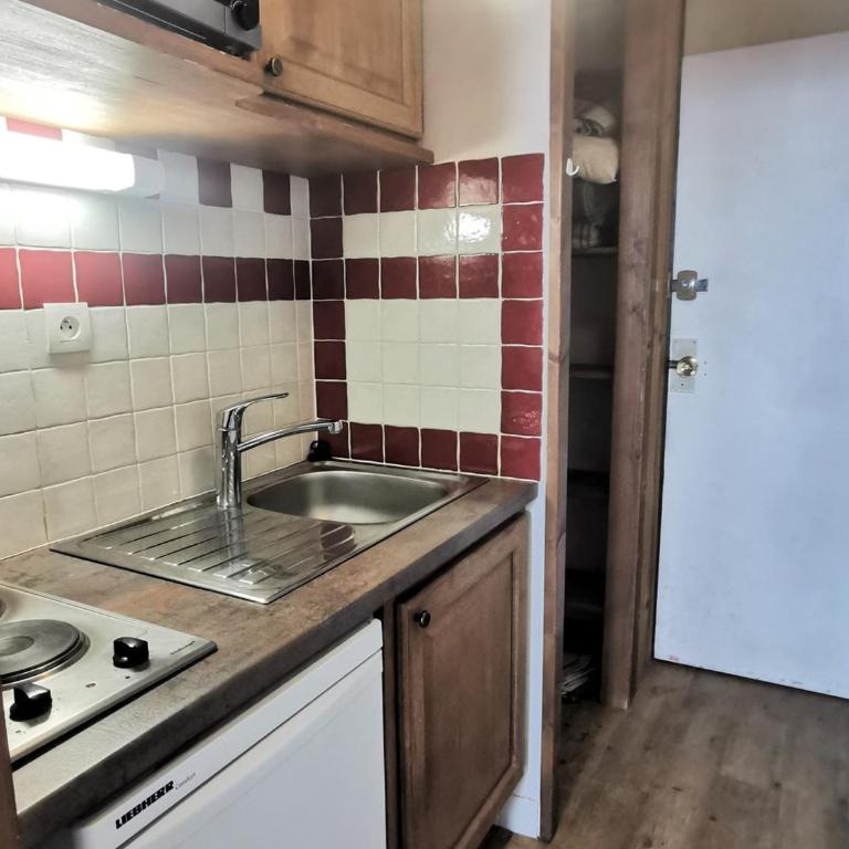 Studio rénové, accès direct aux pistes, balcon, tout confort - Studio - 1
