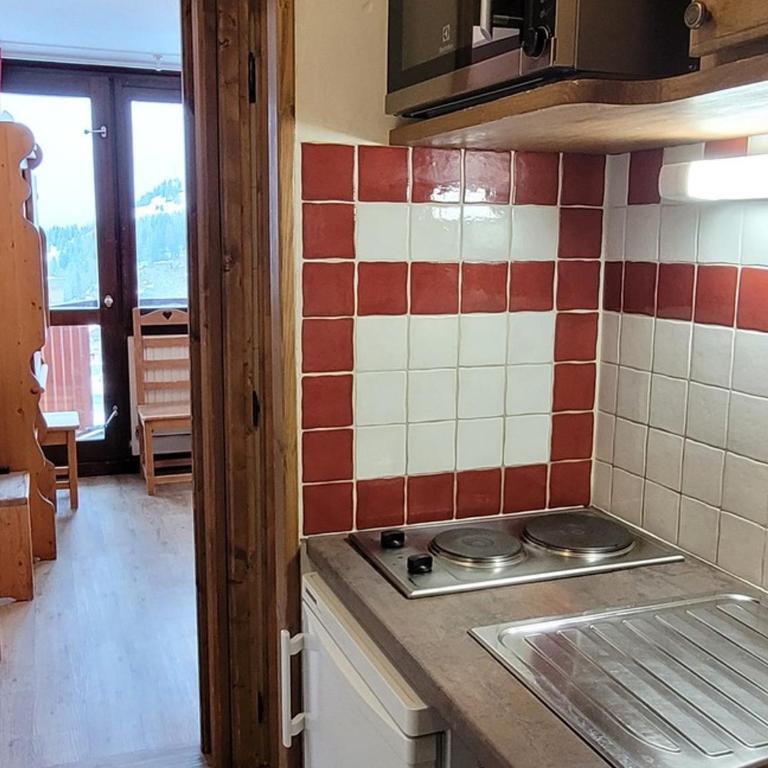 Studio rénové, accès direct aux pistes, balcon, tout confort - Studio - 7