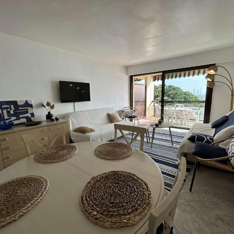 Appartement 2 pièces Sainte-Maxime proche plage avec parking et climatisation - FR-1-226-533 - Apartamento - 12