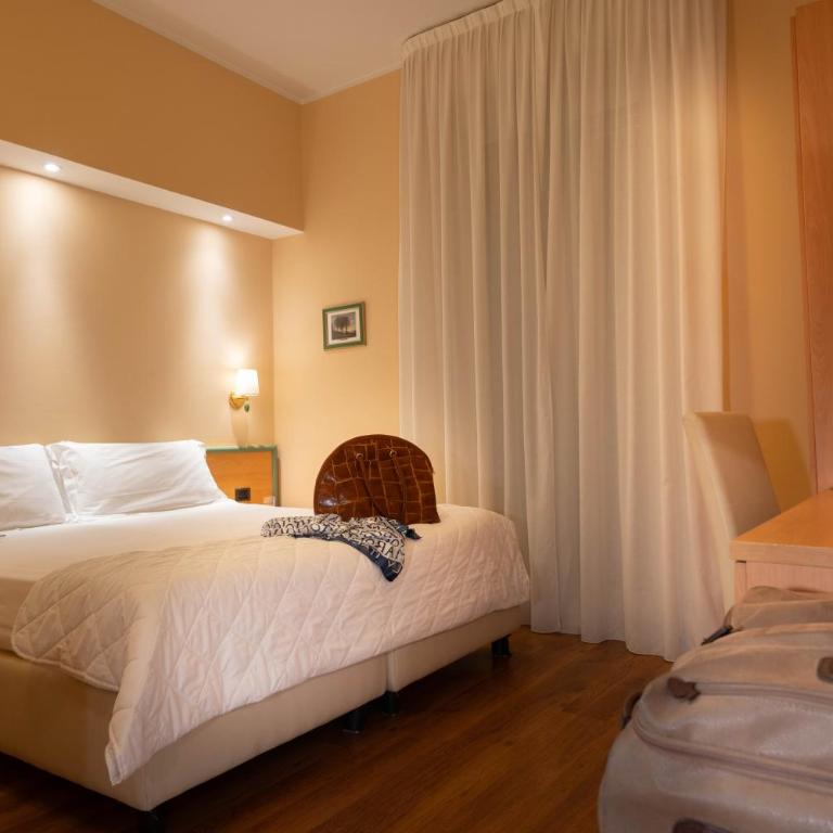 Hotel Iris - Camera Matrimoniale/Doppia con Letti Singoli - 12