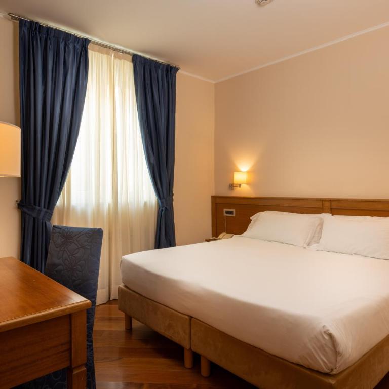 Hotel Iris - Camera Superior Matrimoniale/Doppia con Letti Singoli - 2