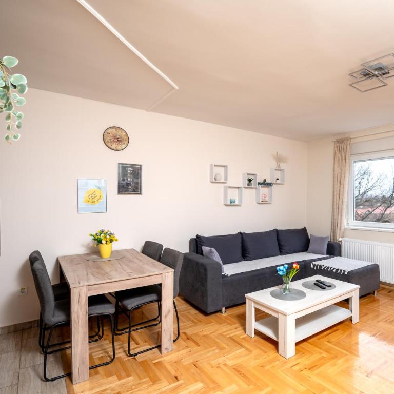 KC Apartment - One-Bedroom Apartment - 9