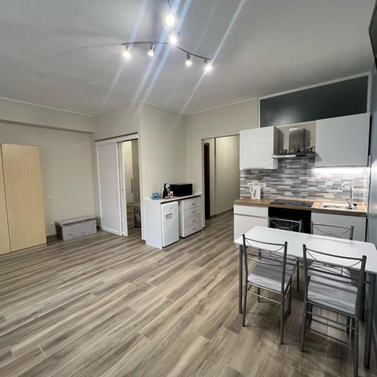 La Casa di Wendy - Two-Bedroom Apartment - 8
