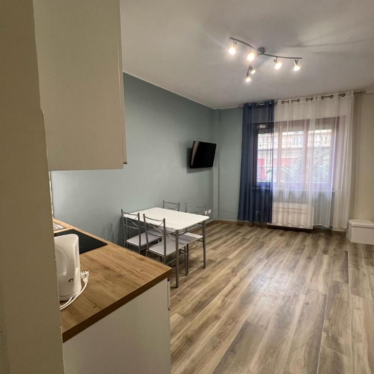 La Casa di Wendy - Two-Bedroom Apartment - 29