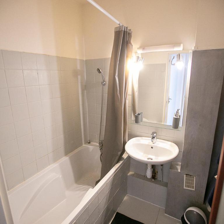 Luxury Appartement Batignole - Two-Bedroom Apartment - 24