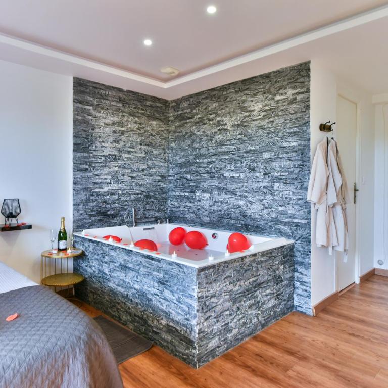 LE COCON- Jacuzzi & Sauna privés By SweetDreams - Apartment mit 1 Schlafzimmer - 8