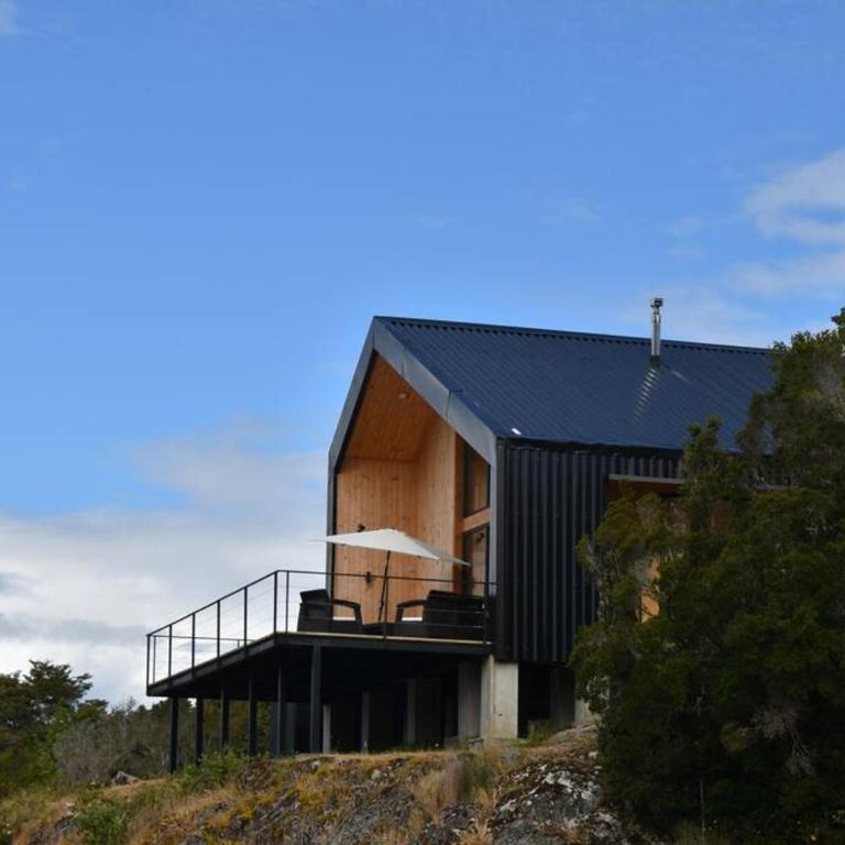 Impressive Don Santiago Cabin, Chilean Patagonia. - Two-Bedroom House - 1