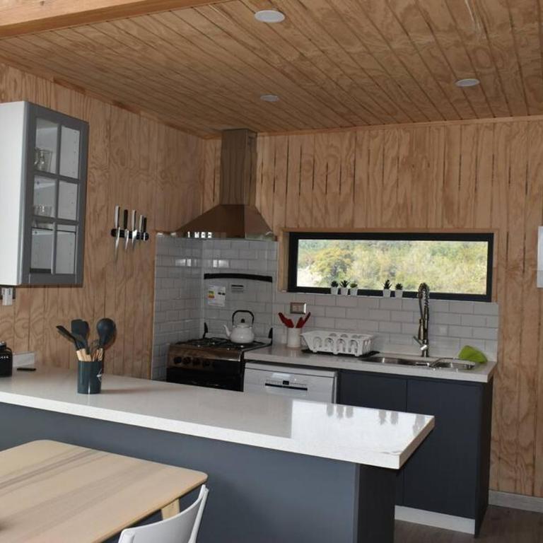 Impressive Don Santiago Cabin, Chilean Patagonia. - Two-Bedroom House - 18