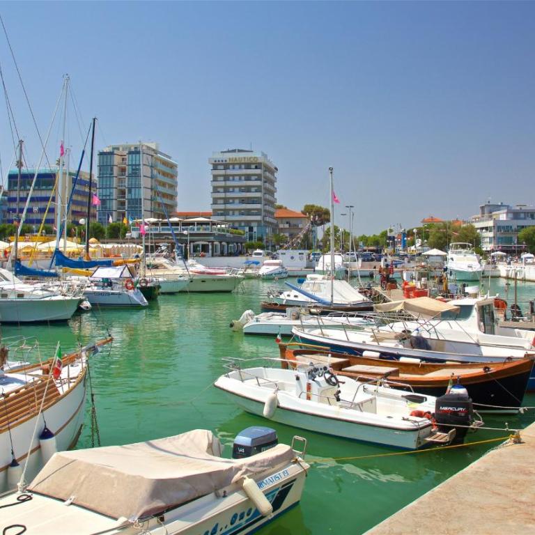 LUXURY BLUE LIVING RICCIONE PORTO - Three-Bedroom Apartment - 24