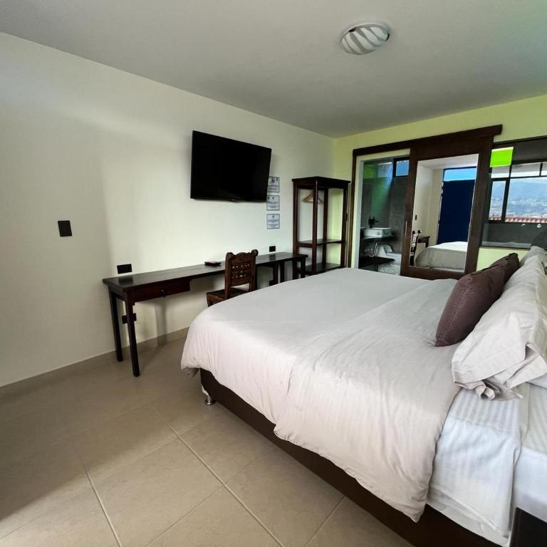 Hotel Cabañas San Cayetano - Suite Deluxe con bañera de hidromasaje - 7