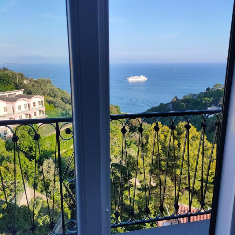 B&B Casa Martino SEA VIEW - Zimmer mit Queensize-Bett und Meerblick - 4