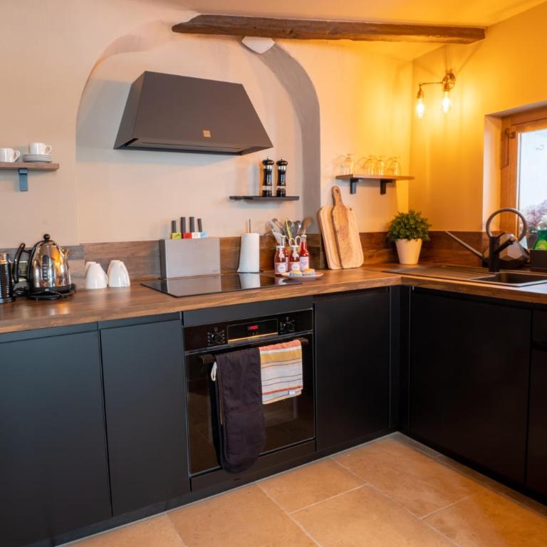 Entire townhouse in the heart of the village - Maison 2 Chambres - 6