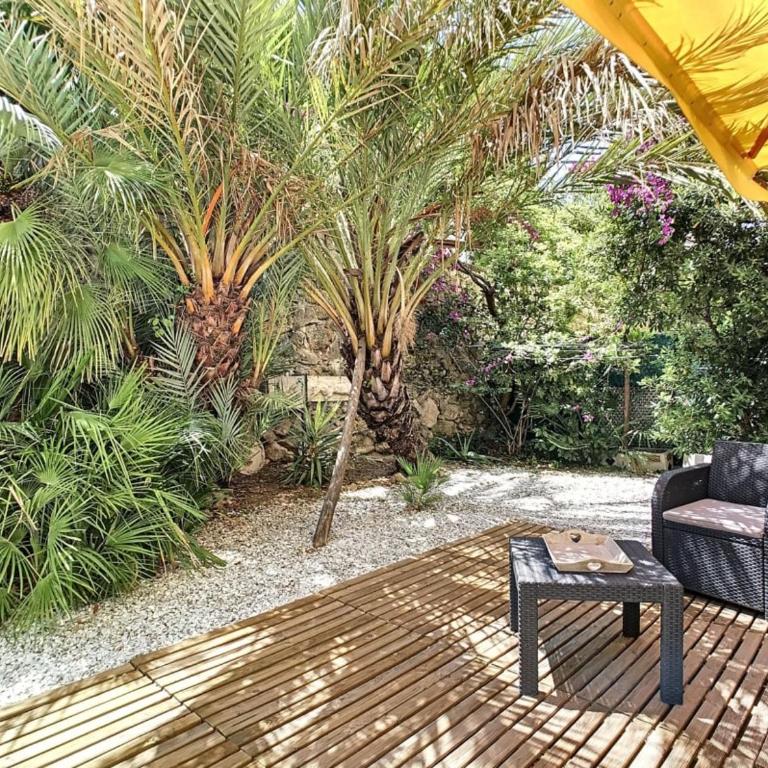 Berlioz Garden - Jardin,Free Parking,AC,Wifi - Deluxe Apartment - 6