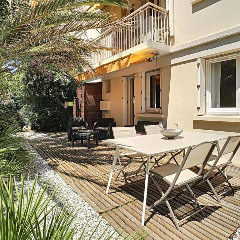 Berlioz Garden - Jardin,Free Parking,AC,Wifi - Deluxe Apartment - 7