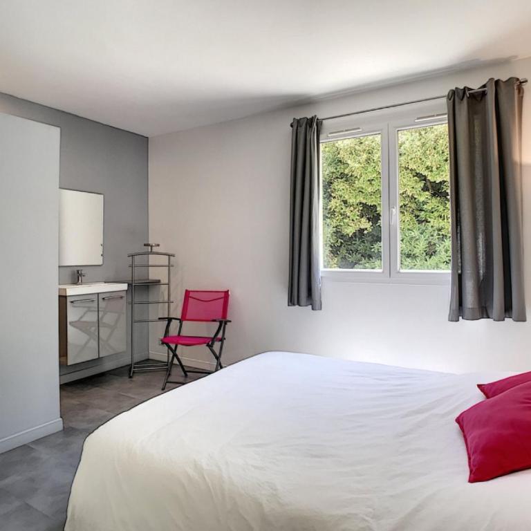 Berlioz Garden - Jardin,Free Parking,AC,Wifi - Deluxe Apartment - 10