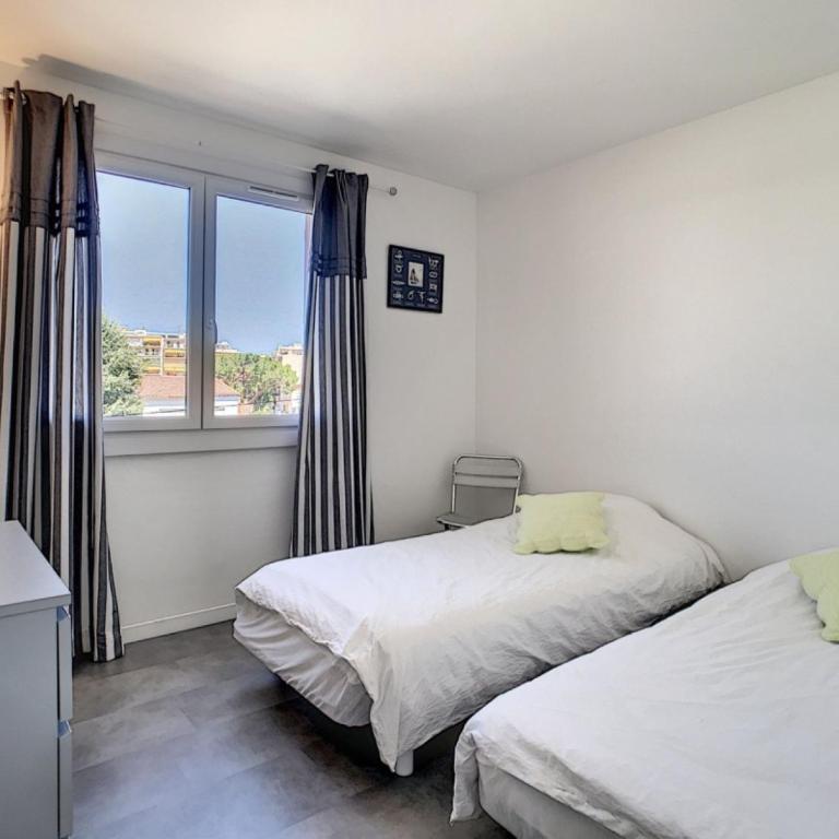 Berlioz Garden - Jardin,Free Parking,AC,Wifi - Deluxe Apartment - 13