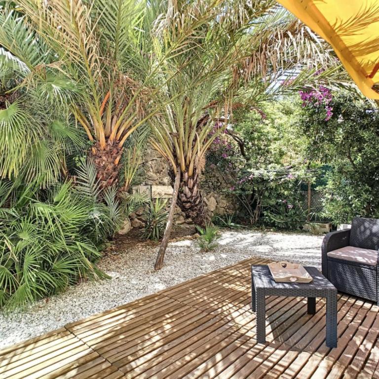 Berlioz Garden - Jardin,Free Parking,AC,Wifi - Deluxe Apartment - 16