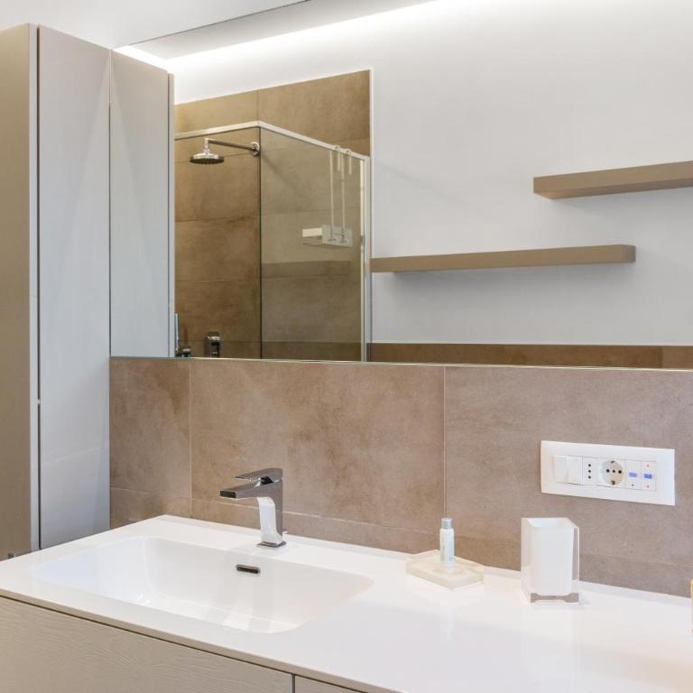 LUXURY BLUE LIVING RICCIONE PESCATORE - Three-Bedroom Apartment - 5
