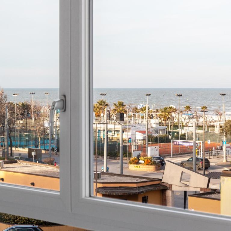 LUXURY BLUE LIVING RICCIONE PESCATORE - Three-Bedroom Apartment - 23