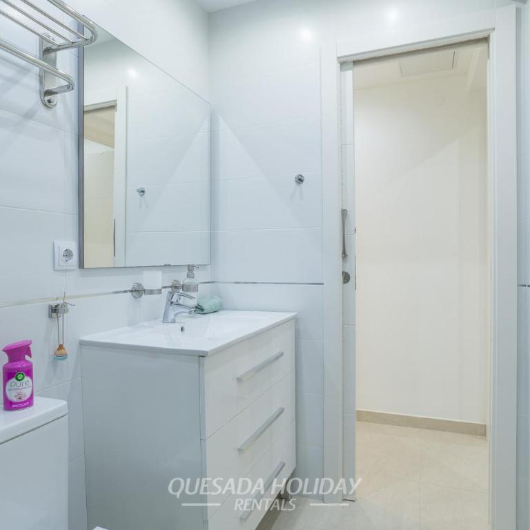 100mts to Beach, Luxury Apartment Benidorm Encanto - Two-Bedroom Apartment - 39