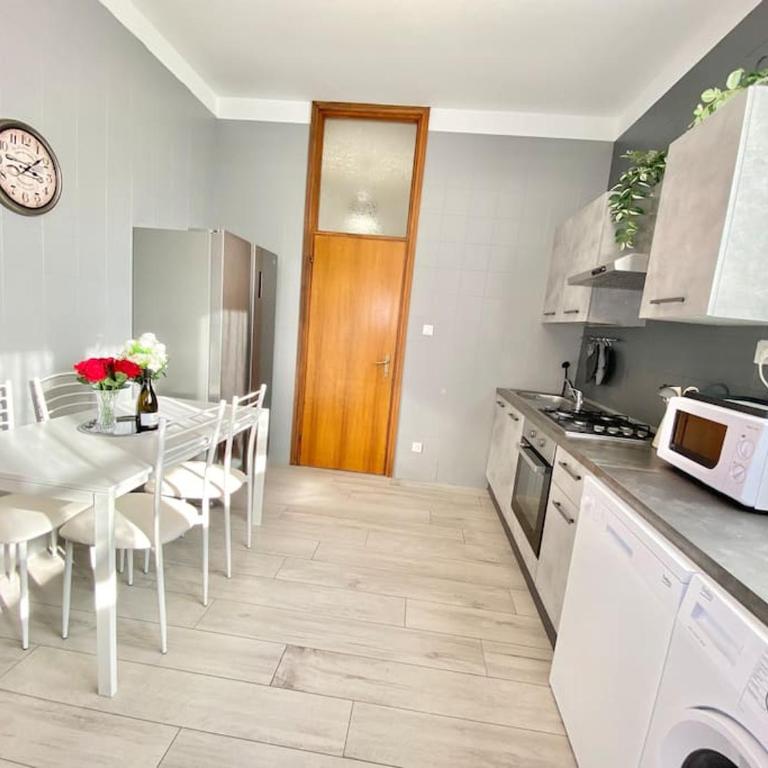Attico Costa 17 [5 minuti a piedi dalla stazione] - Appartamento con Terrazza - 33