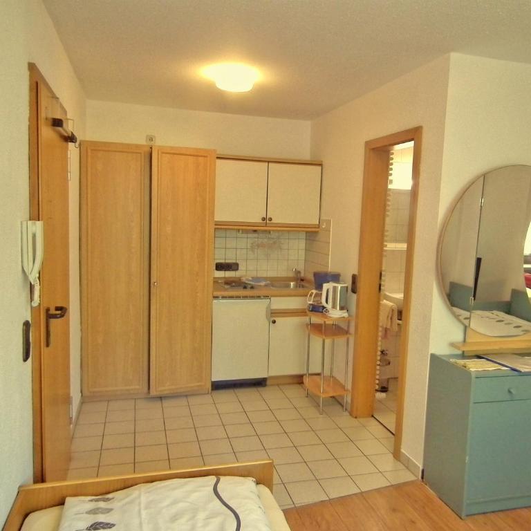 Gästehaus zur Färbe Apartments - Studio-Apartment, klein - Souterrain - 3