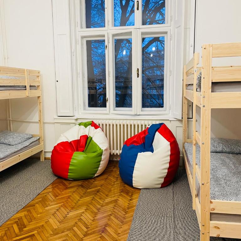 Hostel Green World - Krevet u Osmokrevetnoj Mešovitoj Spavaonici - 1