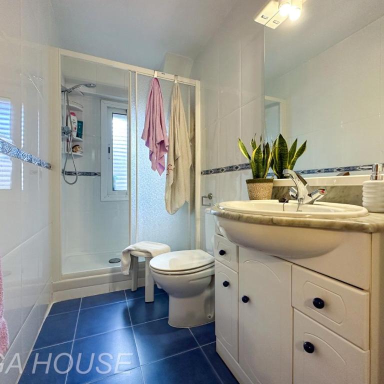 Alaska beach home - Two-Bedroom Apartment - 13