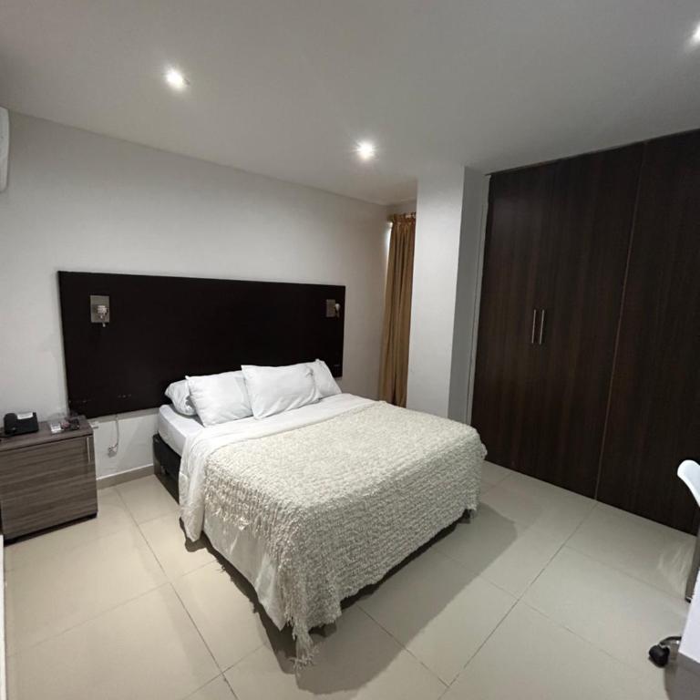 Hotel Sun Suite - Double Room - 9