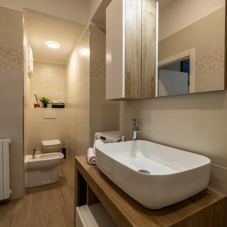 Appartamento Torino Porta Nuova - Appartamento con 2 Camere da Letto - 10