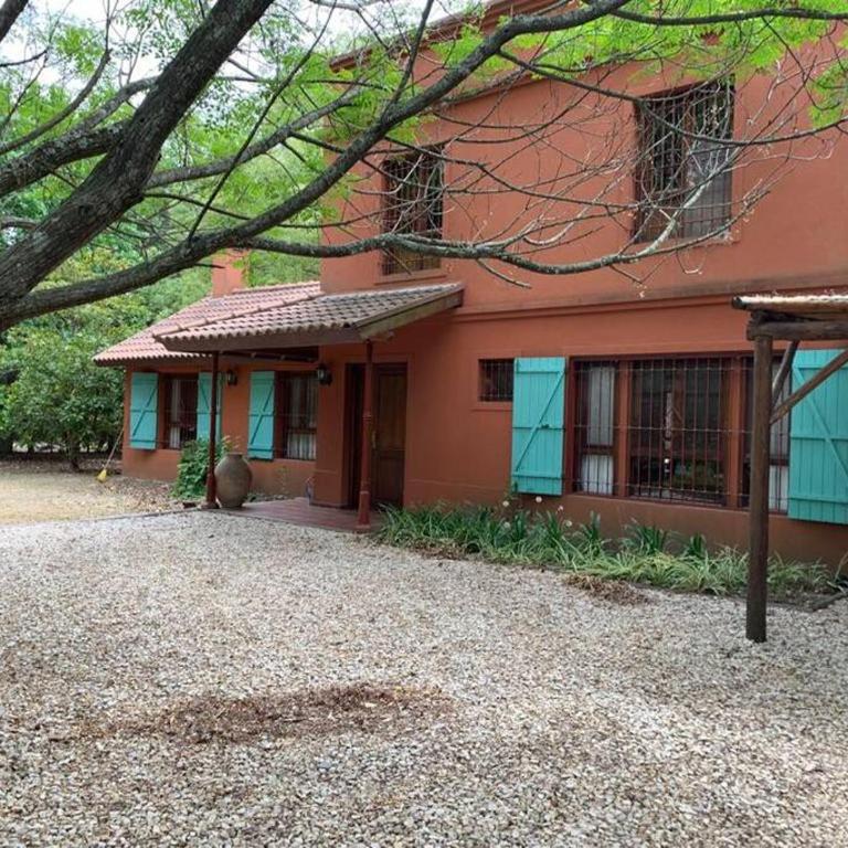 Casa con piscina y gran parque en Los Cardales - Casa de 3 dormitorios - 27