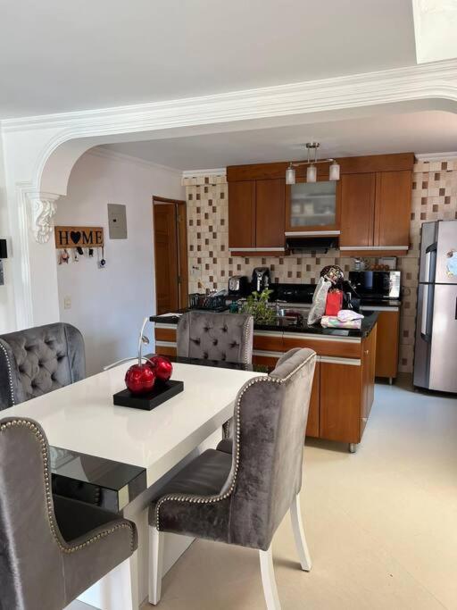 Apartment in laureles with jacuzzi and own gym - Apartamento de 3 dormitorios - 20