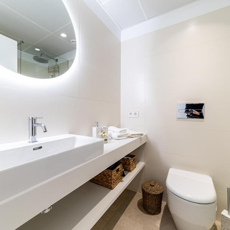 Buena Vista, Panoramic view penthouse with pool - by OYOOSTAYS - Penthouse Apartment - 5