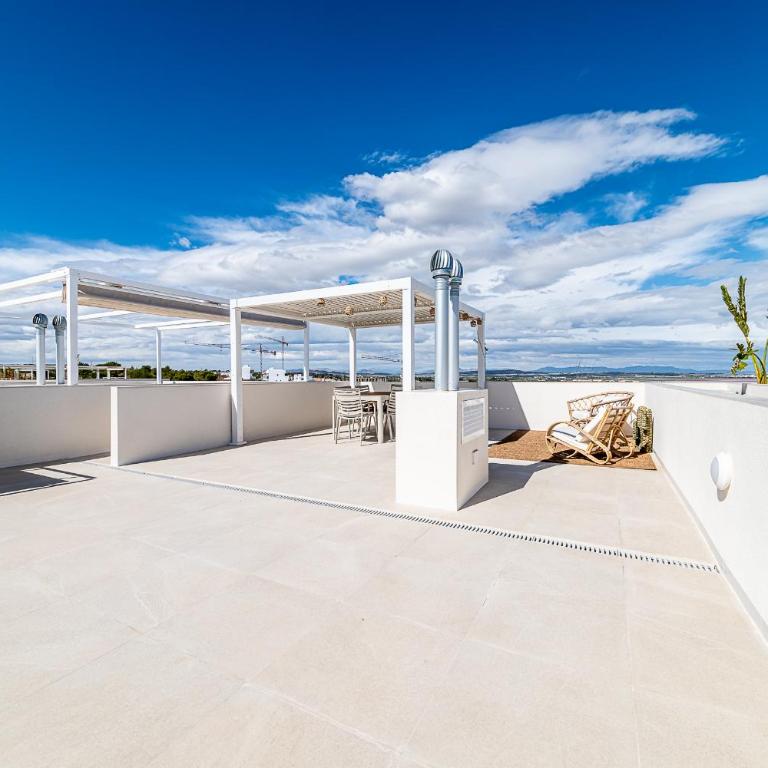 Buena Vista, Panoramic view penthouse with pool - by OYOOSTAYS - Penthouse Apartment - 17