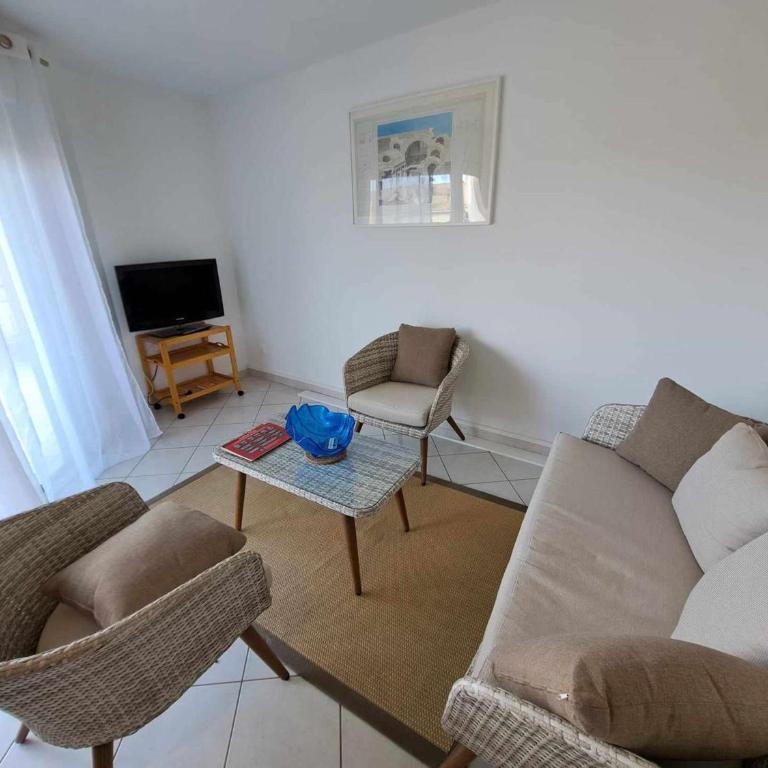 Appartement 3 pièces climatisé avec terrasse à Marseillan, parking privé, proche des commodités - FR-1-326-806 - Appartement - 4