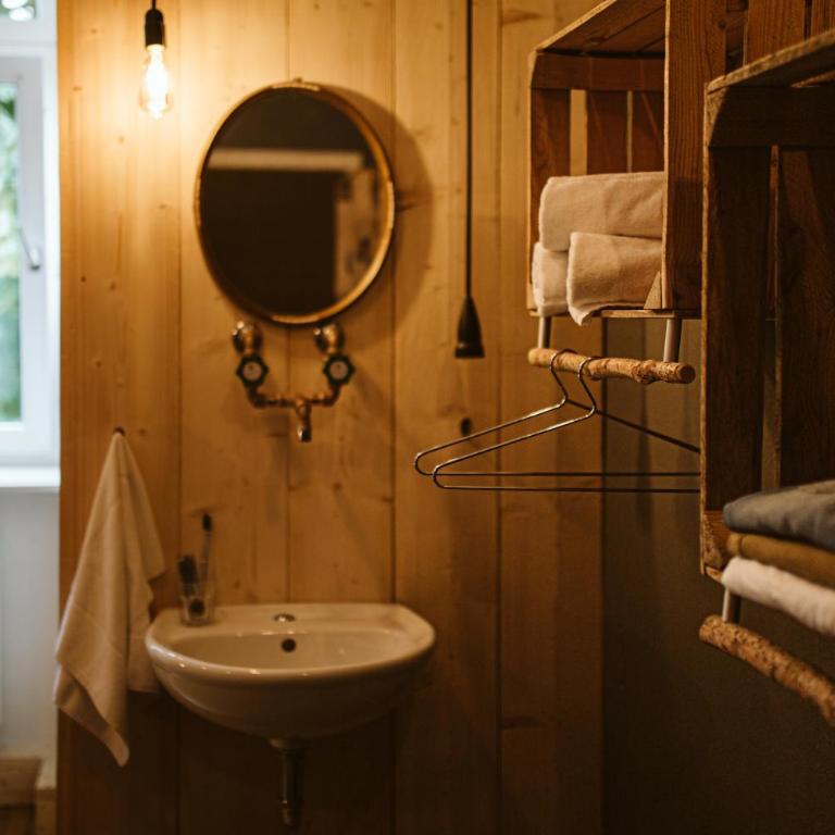 The Keep Eco Rooms - Zweibettzimmer mit Gemeinschaftsbad - 27