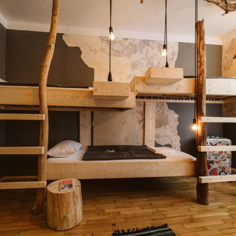 The Keep Eco Rooms - Dreibettzimmer mit eigenem Bad - 2