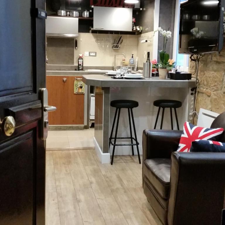 Studio Bonaparte, Bienvenue dans le Quartier du Port, le meilleur Quartier de Nice avec son ambiance estivale qui respire les vacances, Rafraîchissement garantie pour une arrivée toute en douceur - Studio - 10