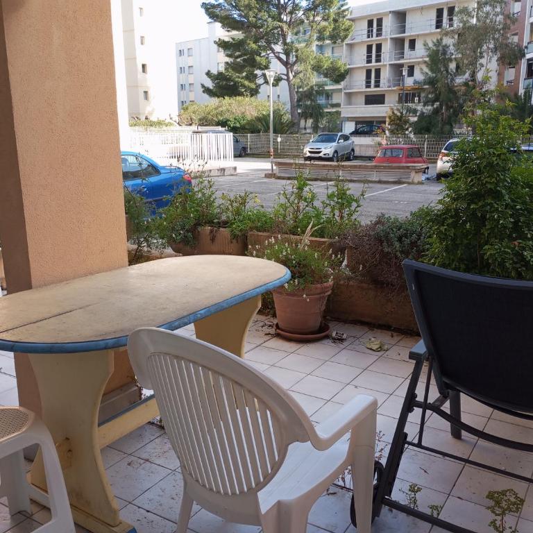 location T2 Cavalaire sur mer avec piscine - One-Bedroom Apartment - 14