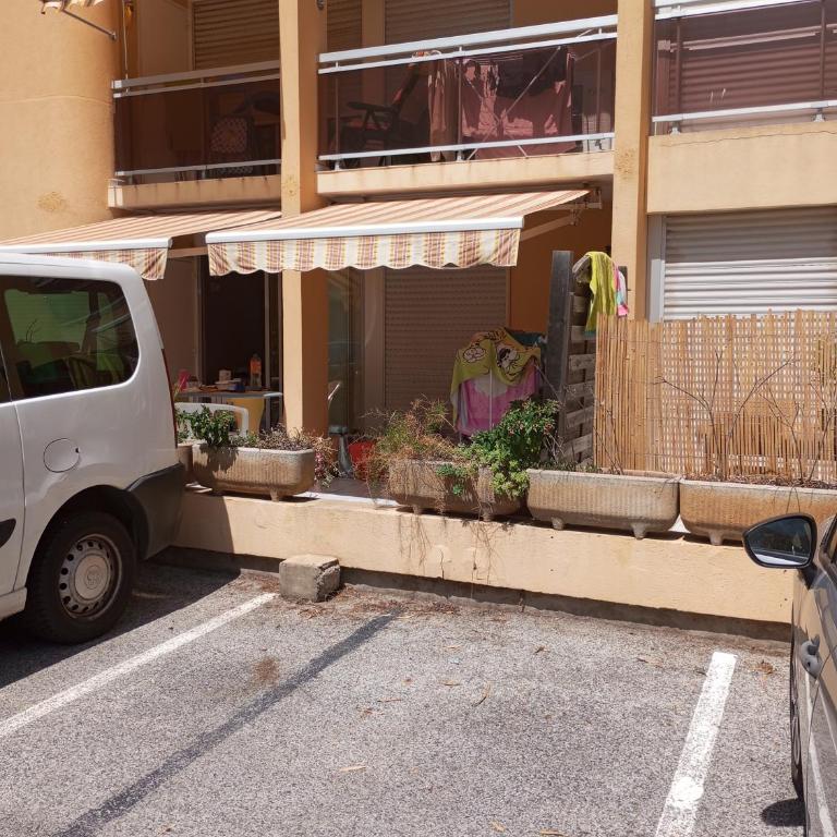 location T2 Cavalaire sur mer avec piscine - One-Bedroom Apartment - 15